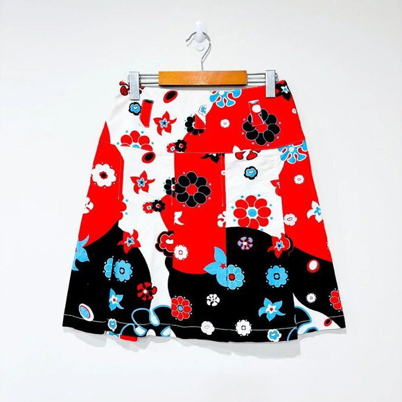 BANDOLERA Navy and red floral pleated  skirt - Picture 8 of 8
